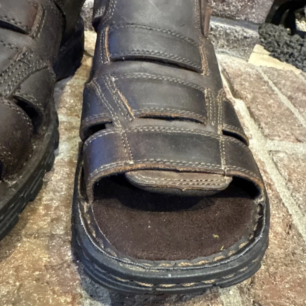 Skechers fisherman sandals